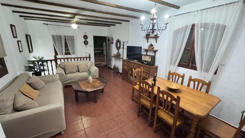 579246808_831505139621161_6244151932303443506_n