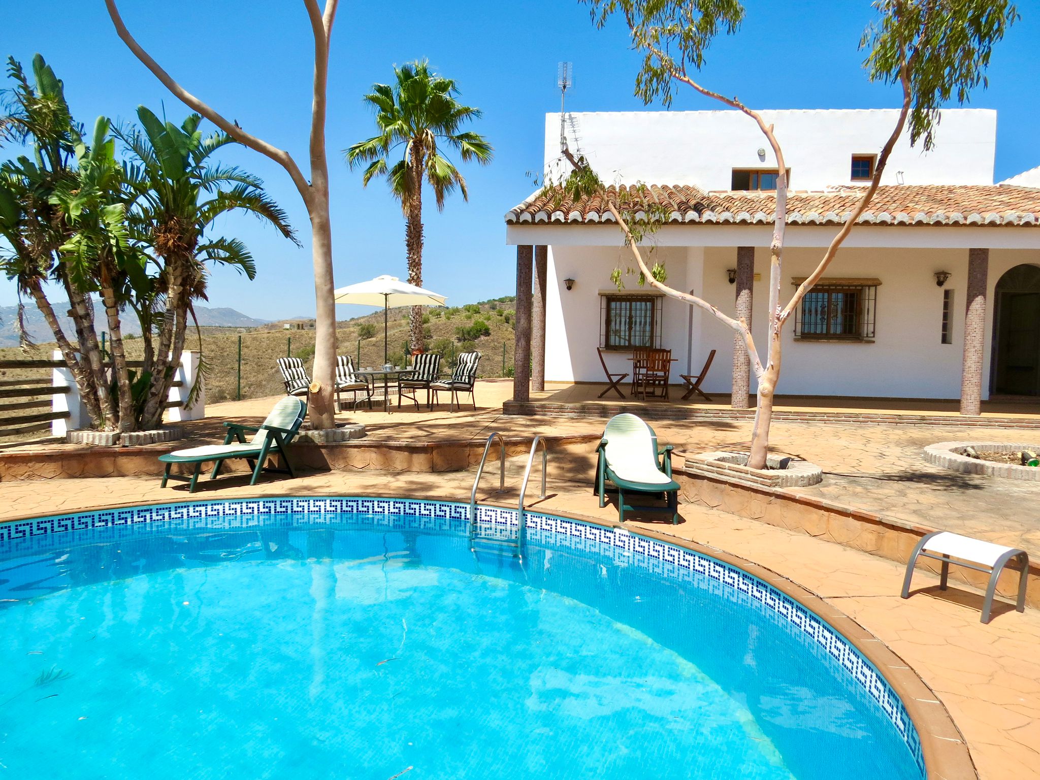 WhatsApp Image 2025-11-09 at 16.47.03 (1)