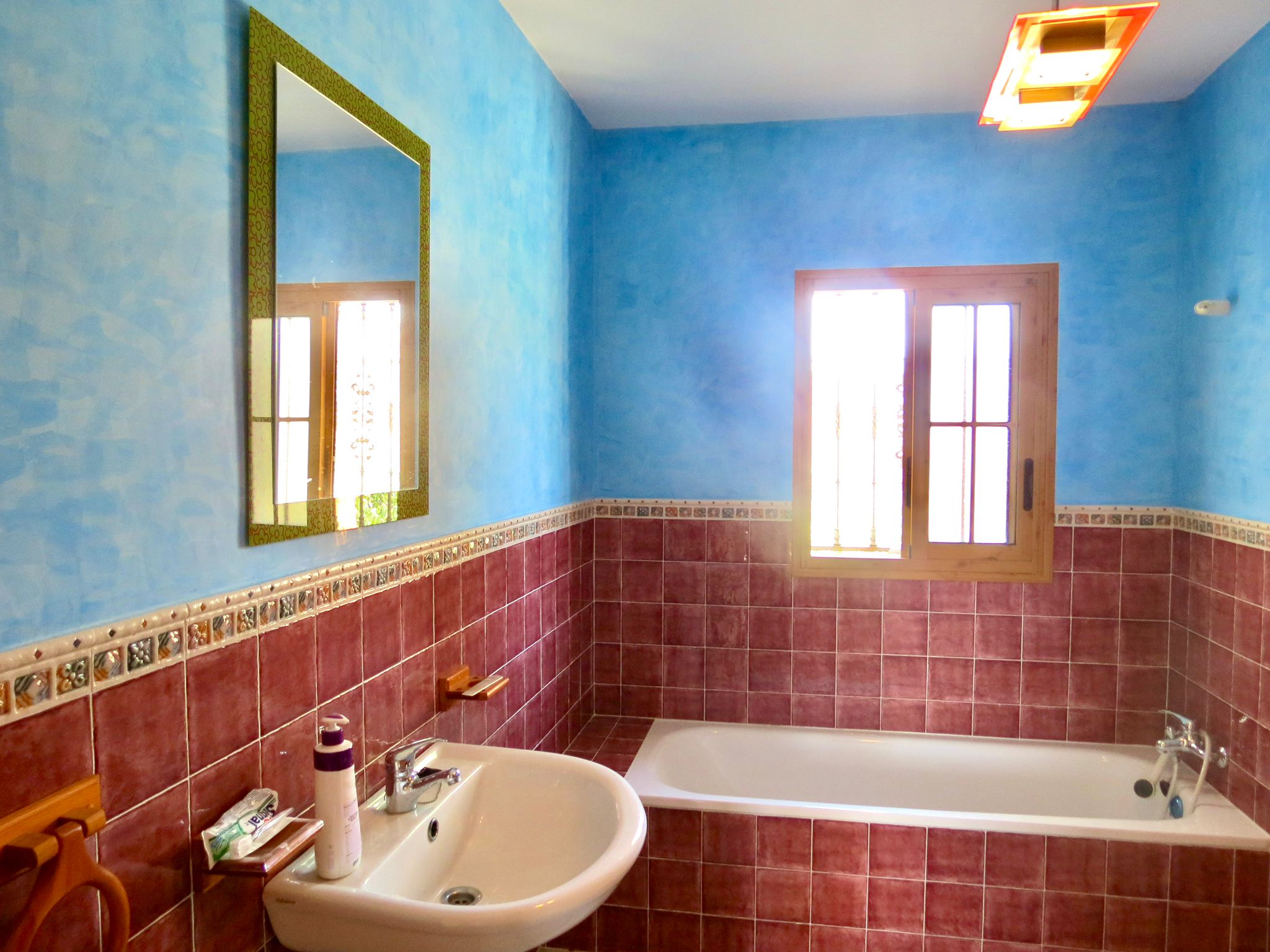 WhatsApp Image 2025-11-09 at 16.47.05 (1)